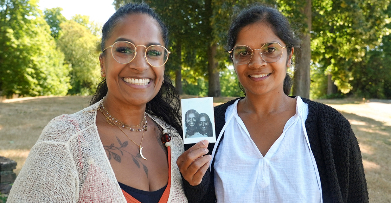 They had been friends since childhood, and 30 years later they found out they were sisters: “It’s like I’ve come home.”