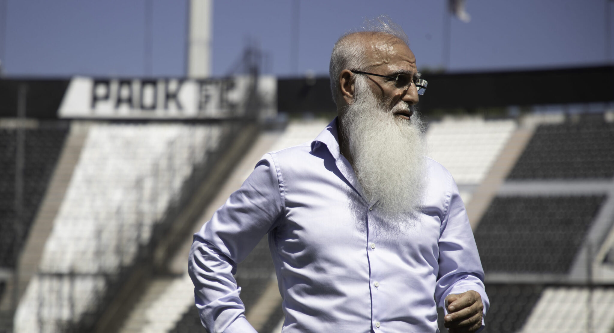 Back at PAOK training with a clear message and a huge bonus, Savvidis says: “Give it your all for the championship.”