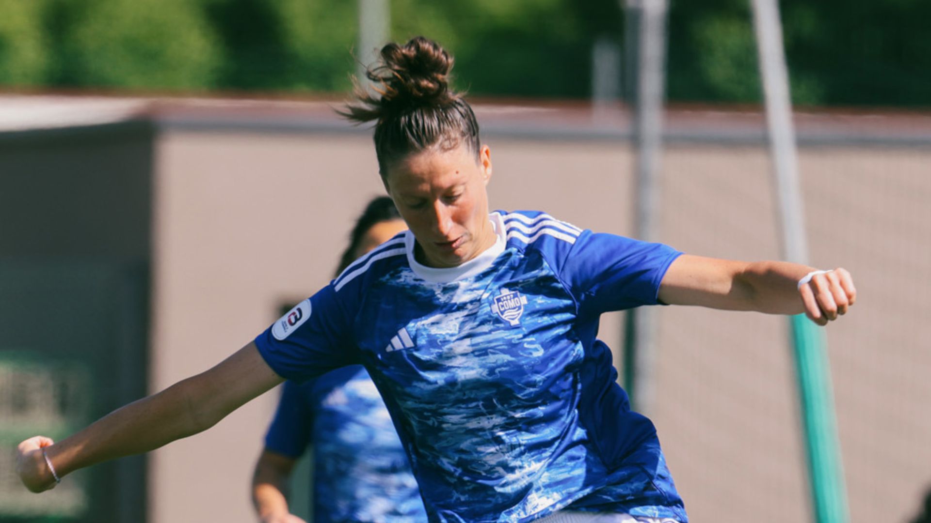 Komo has renewed the contract of a player who was diagnosed with breast cancer