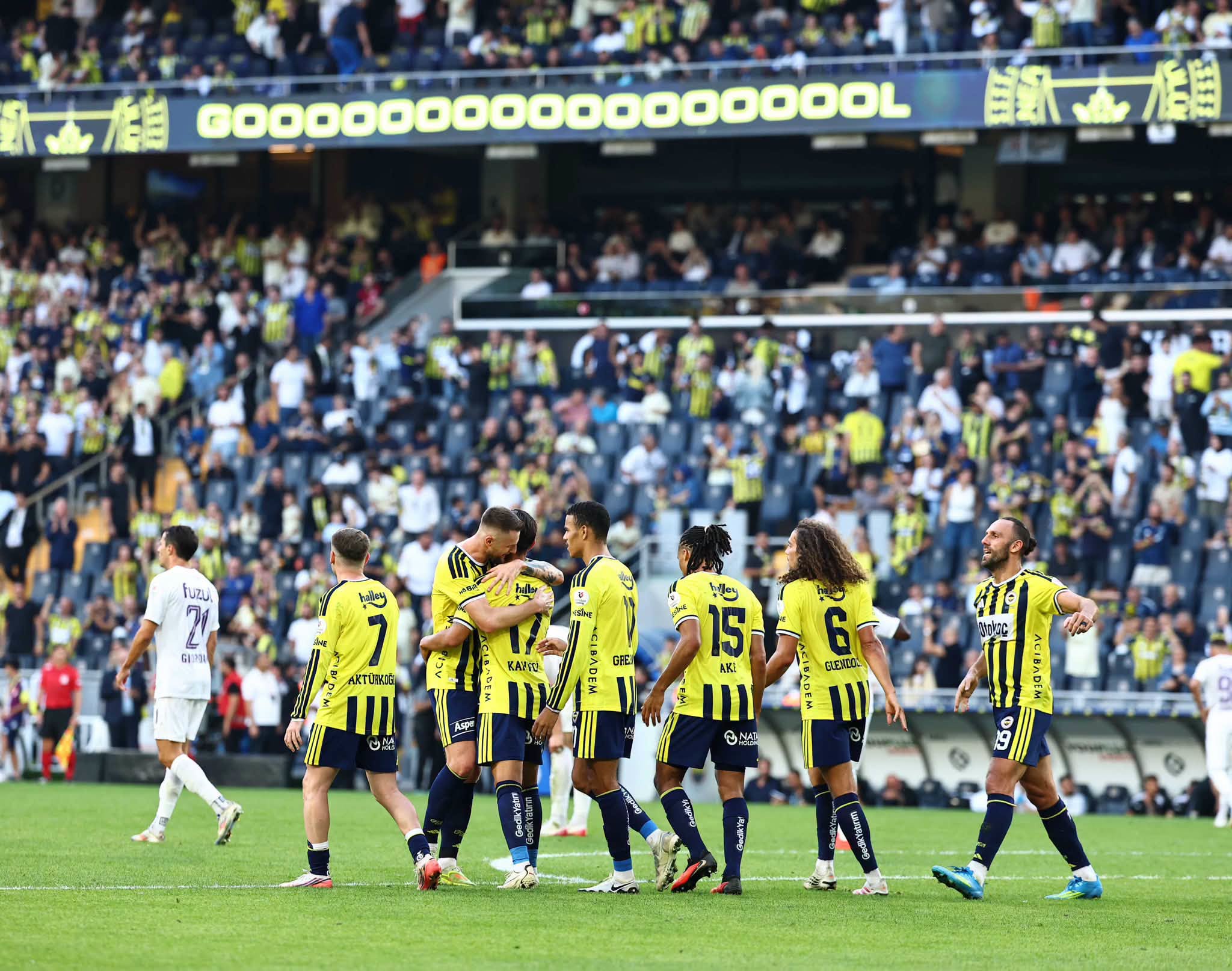 Fenerbahçe Banned from Signing Players for Three Seasons