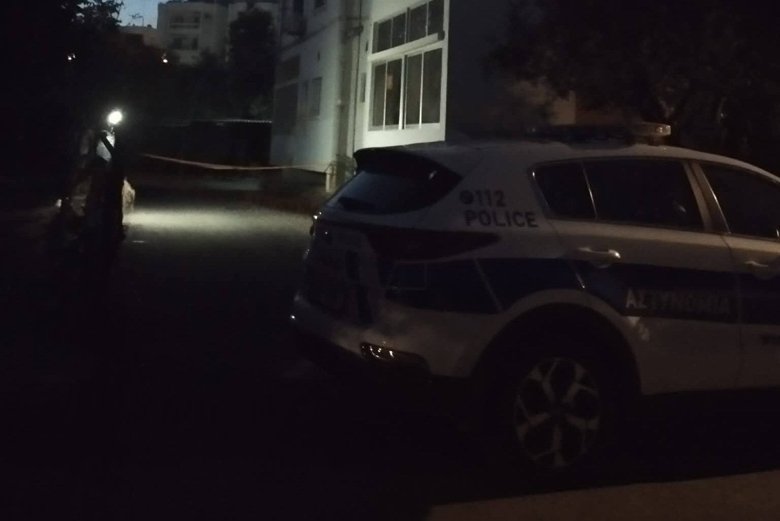 An unspeakable tragedy: the 4-year-old boy who fell from a balcony in Egkomi could not survive and “passed away.”