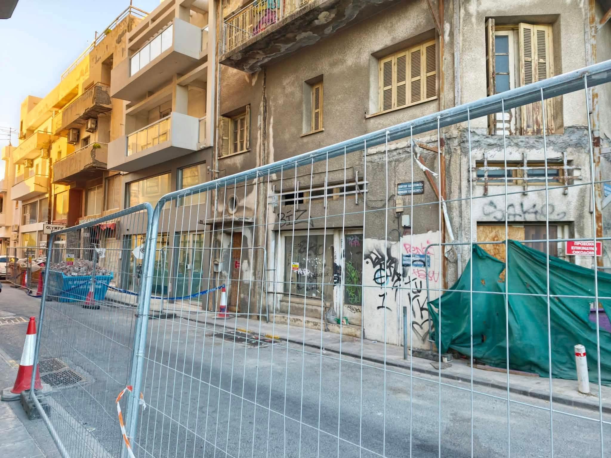 A 5th-floor balcony collapsed in Limassol (PHOTO)