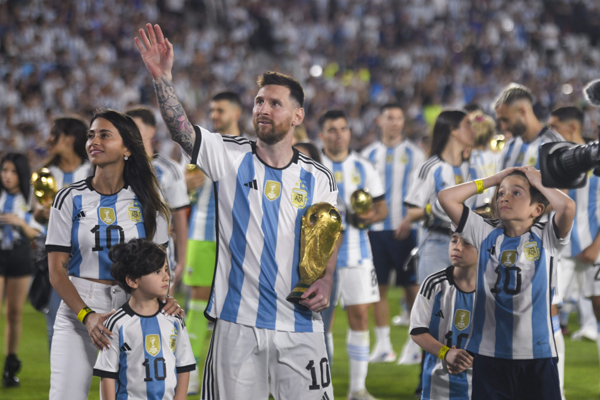 Antonella on Messi: “I saw you suffer, fall, and get back up again”