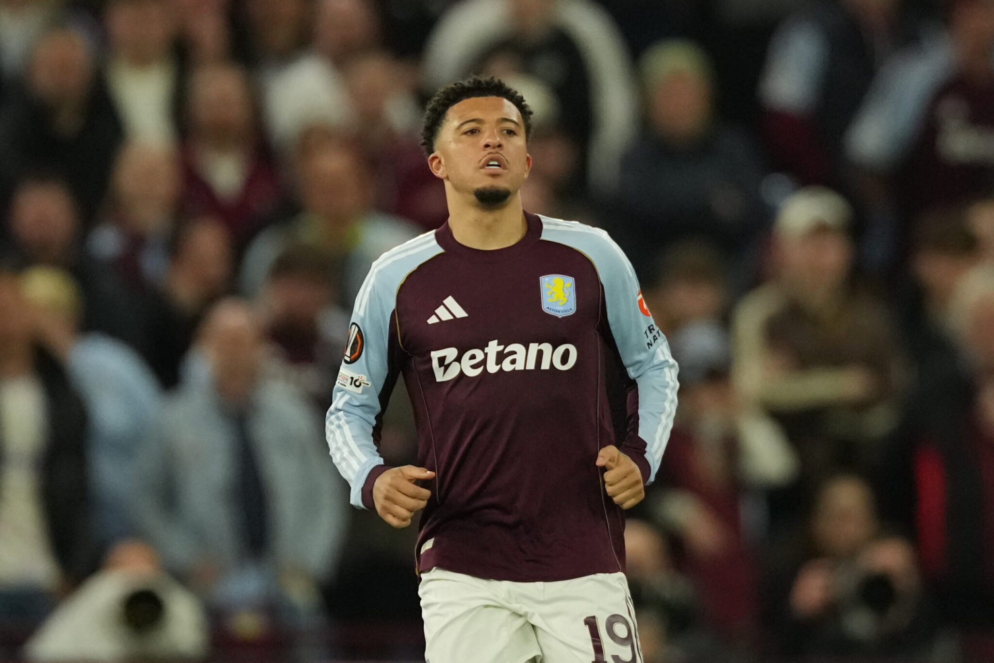 “Roma Considering a Move for Free Agent Jadon Sancho”