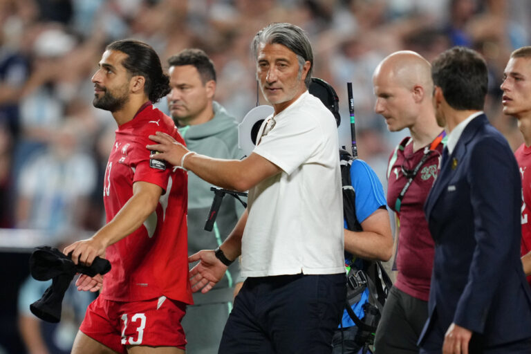 Unexpected setback for the Swiss national team due to… weight: Emergency stop in Zurich and schedule change ahead of the Scotland match
