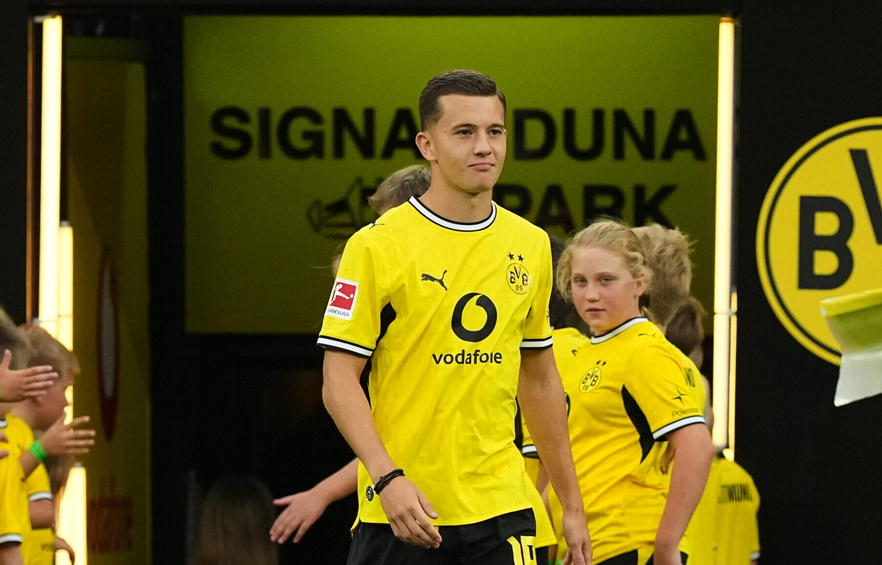 Dortmund’s sporting director on Karetsa: “He’s fine; we’ll figure out exactly what happened…”