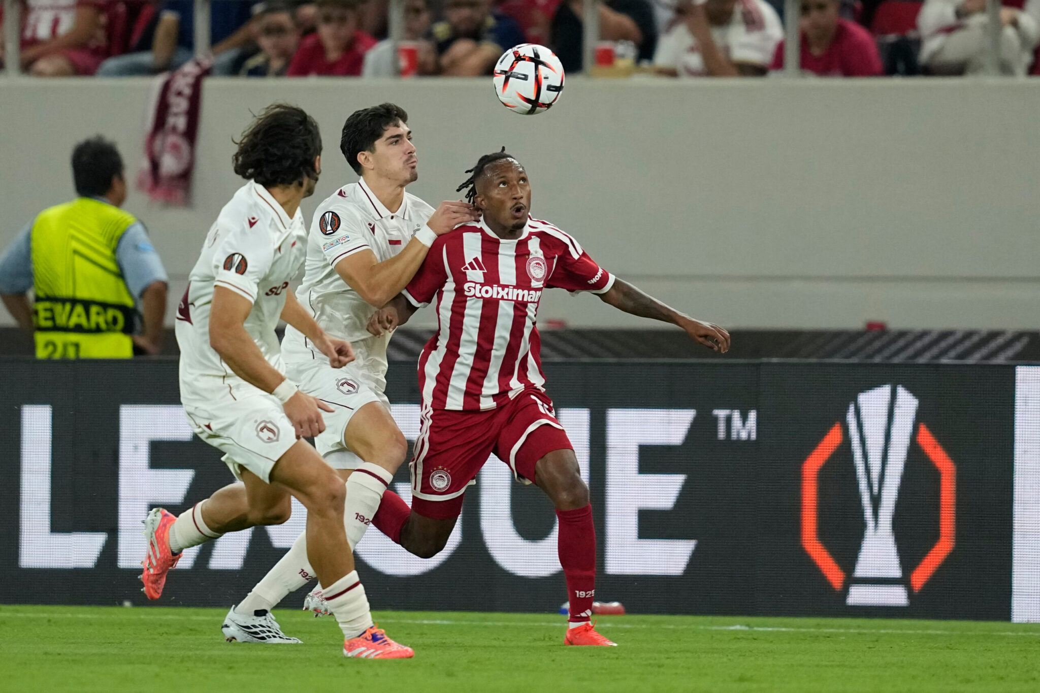 Zelsson Martins: He has reached 100 appearances with Olympiacos and is chasing Rivaldo and Vaitsis