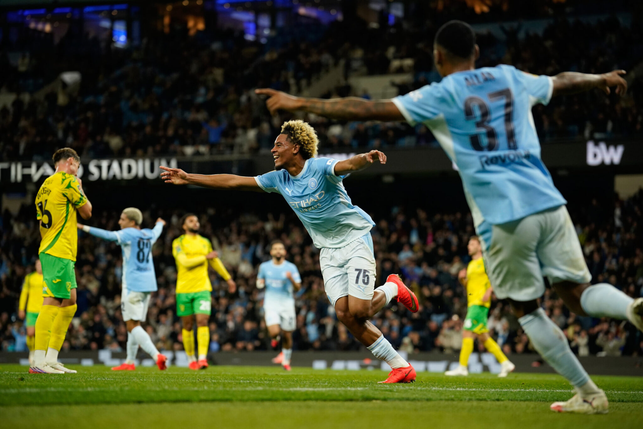 Manchester City advances to the next round of the Carabao Cup with a 5-0 win