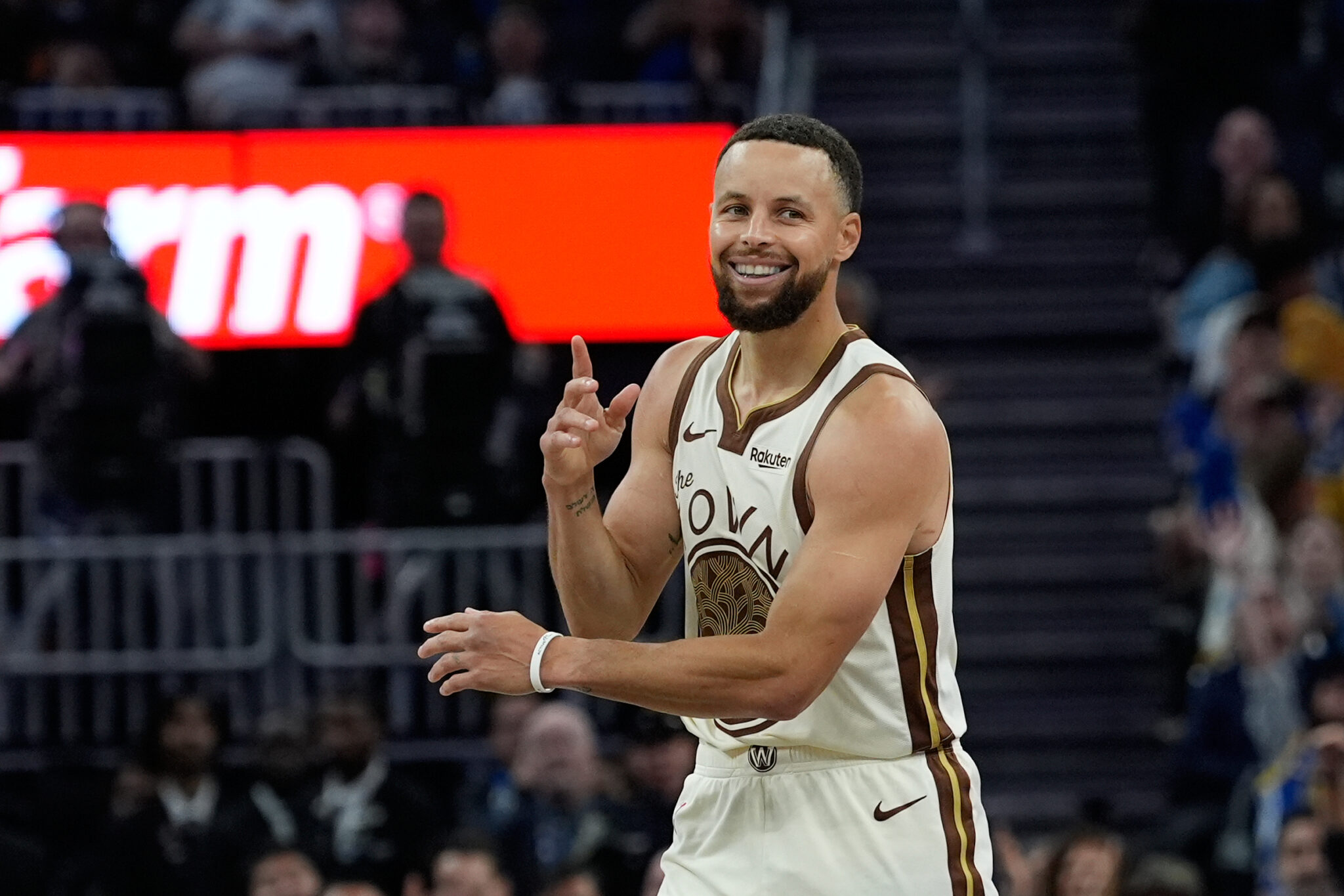 Steph Curry: “I’m not the type of player who would switch teams to win more championships.”