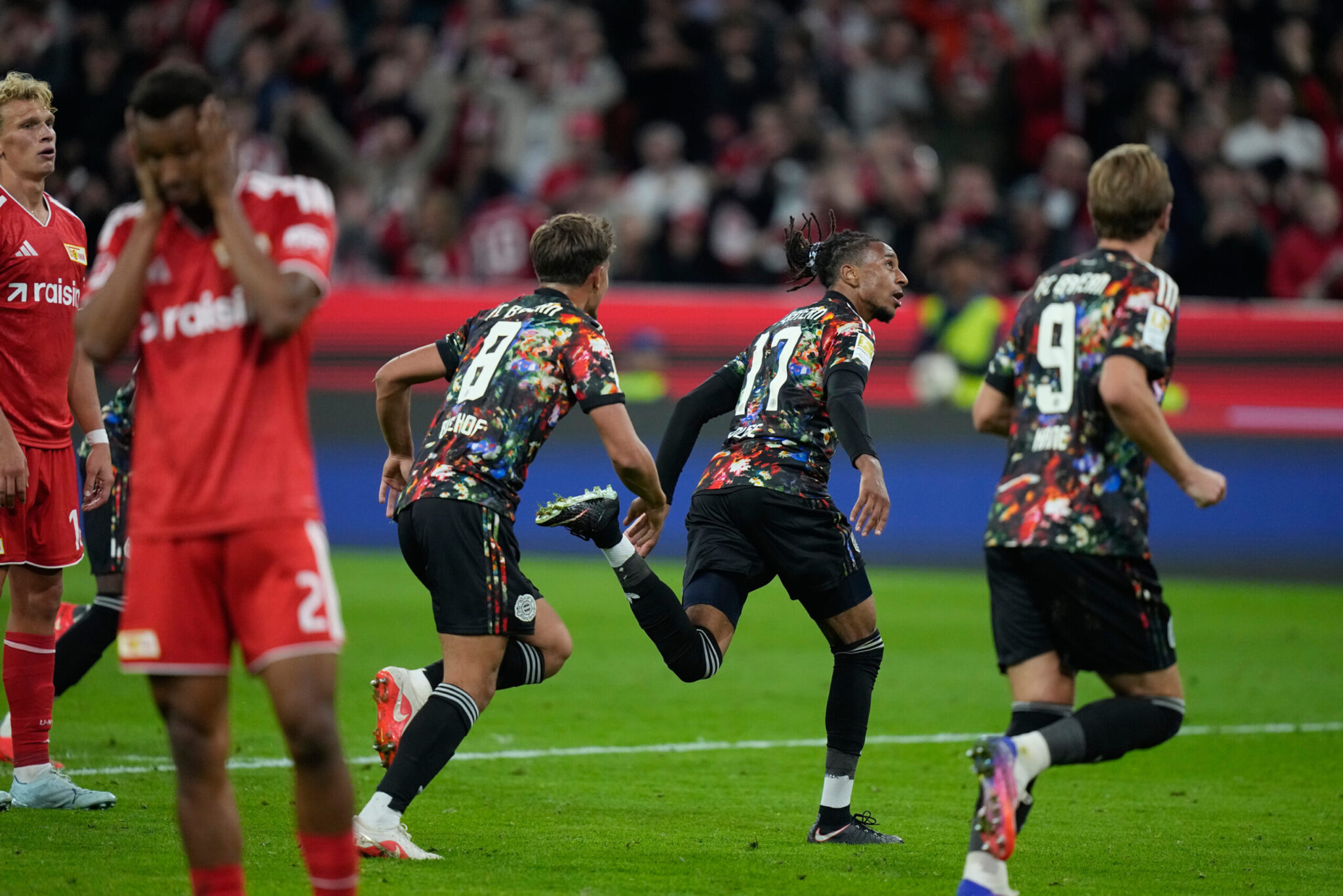 Bayern’s 7-0 rout, with Kane and Olise on a tear