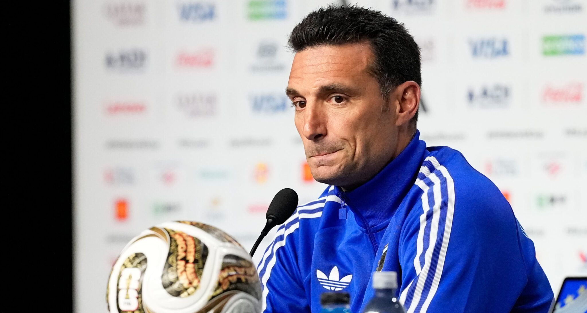 Discussions have begun regarding the renewal of Scaloni’s contract