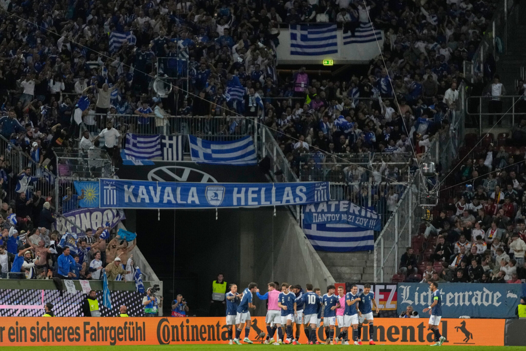 Greek National Team: Over 100,000 on the waiting list for the Netherlands and Germany