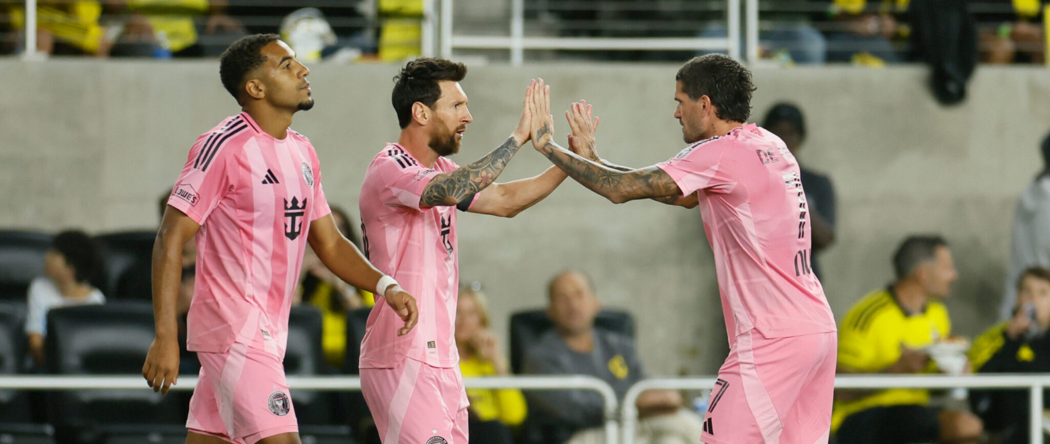 Messi: He has scored 76 goals on free kicks (VIDEO)