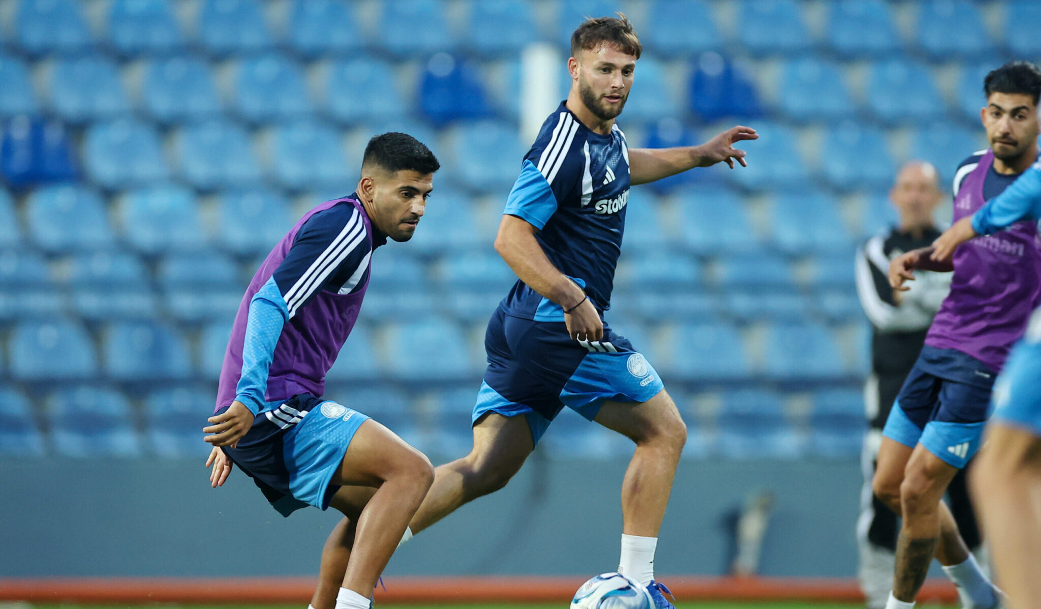 Akis Mantzios left these players off the roster