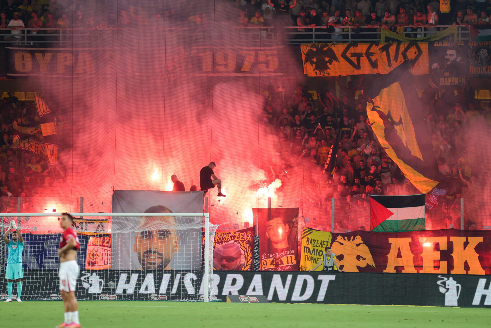 AEK: Tickets for Manchester City