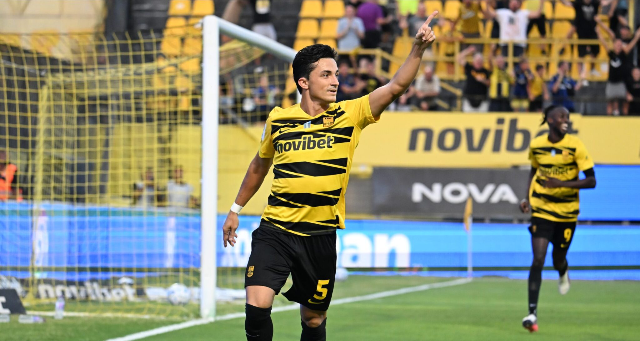 Aris faces a problem with Manou Garcia, who is suffering from adductor syndrome