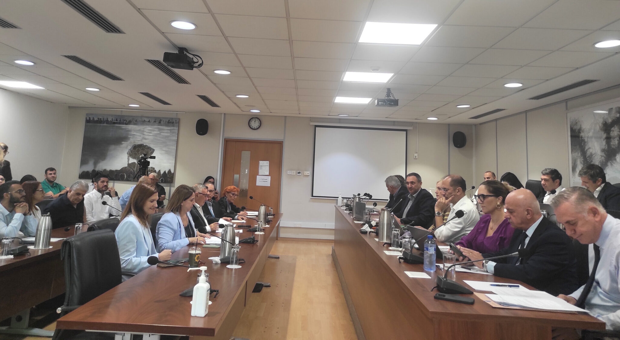 A total of 21 appointments outside the Advisory Committee; reactions from Members of Parliament on the Institutions Committee