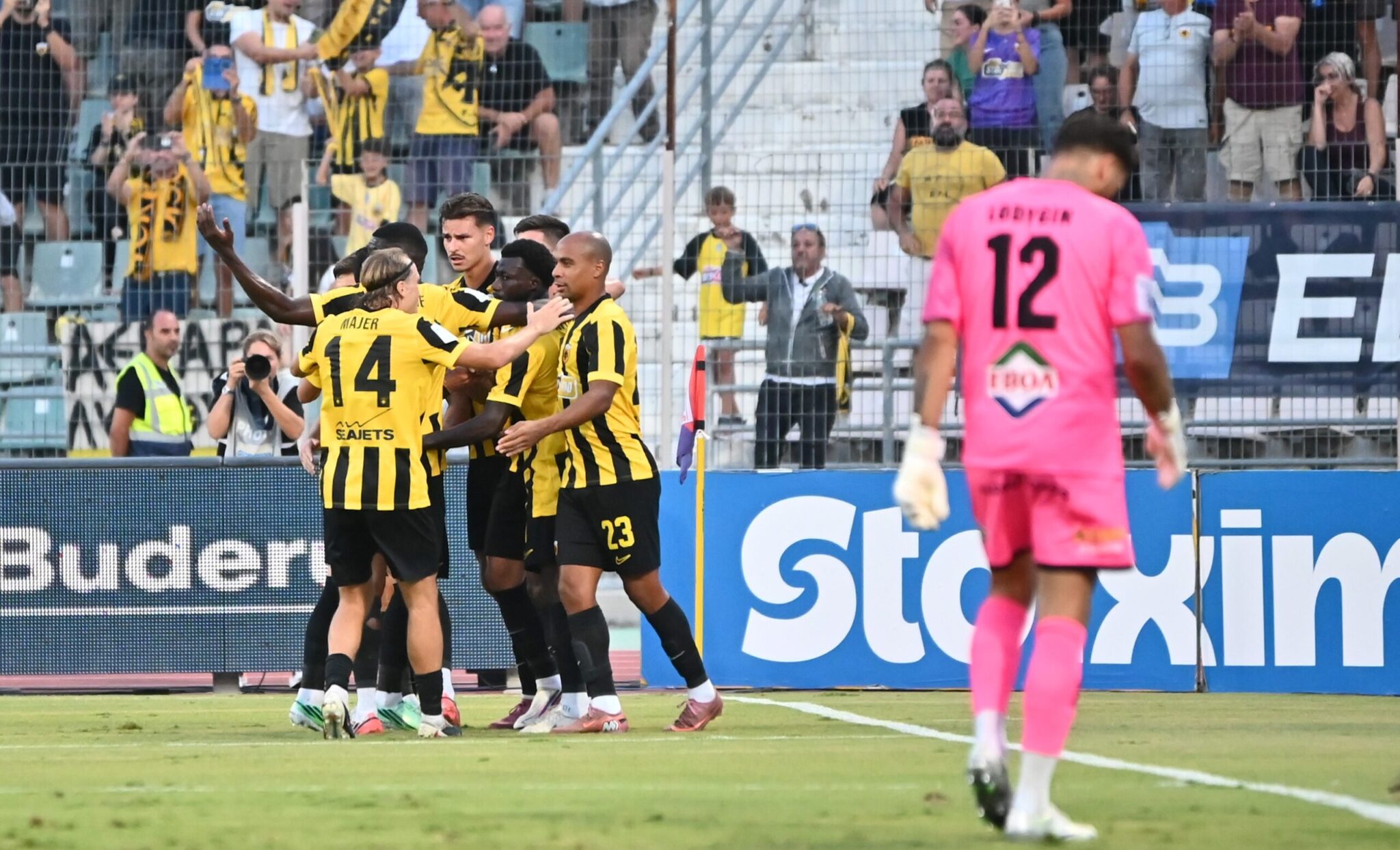 AEK had a tough time in Volos, with Jović leading the way