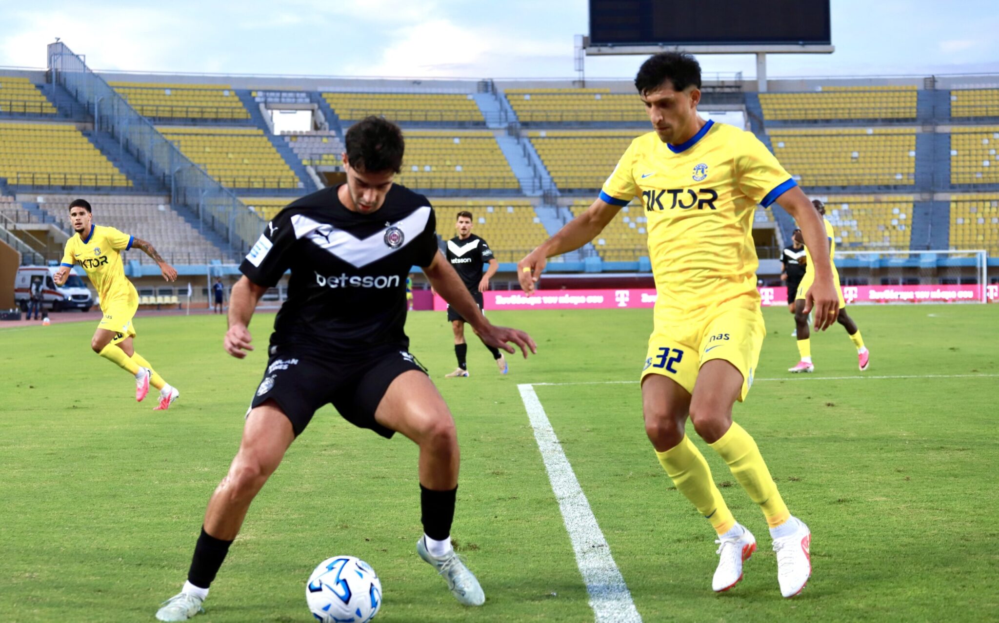 Not even… when drunk does OFI lose; Athanasiou blew it in the 94th minute against Asteras