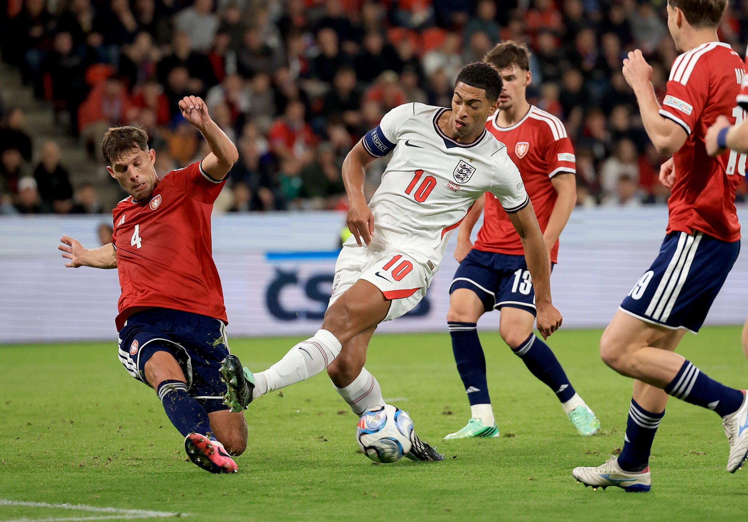 England Falls to Prague – Switzerland Triumphs in Scotland