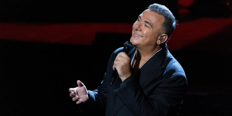 “You left us too soon, my boy”: Antonis Remos bid farewell to Giorgos Mazonakis in front of thousands of people