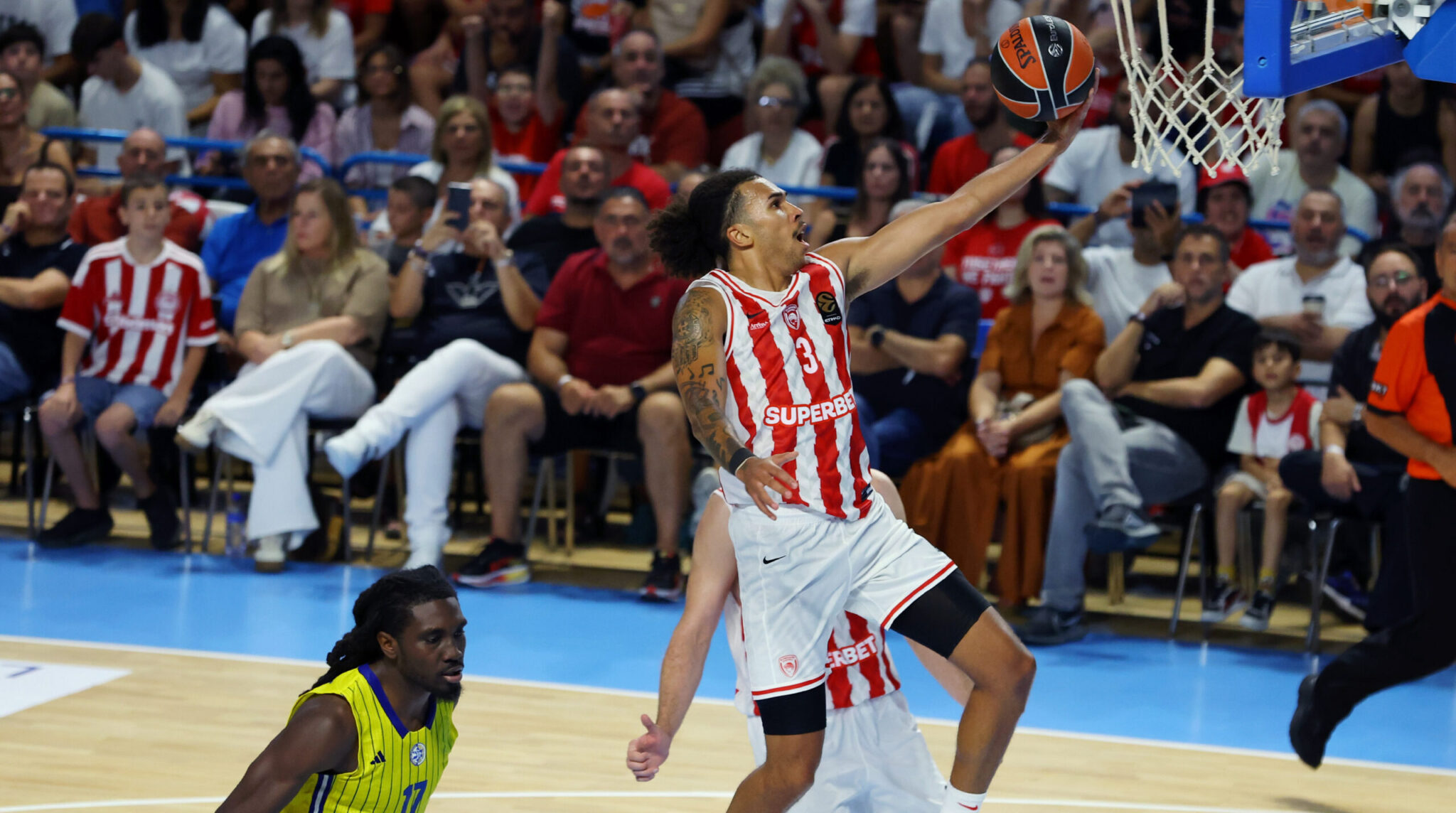 Ward and Ediai Shone in Olympiacos’s Hard-Fought Victory Over Maccabi
