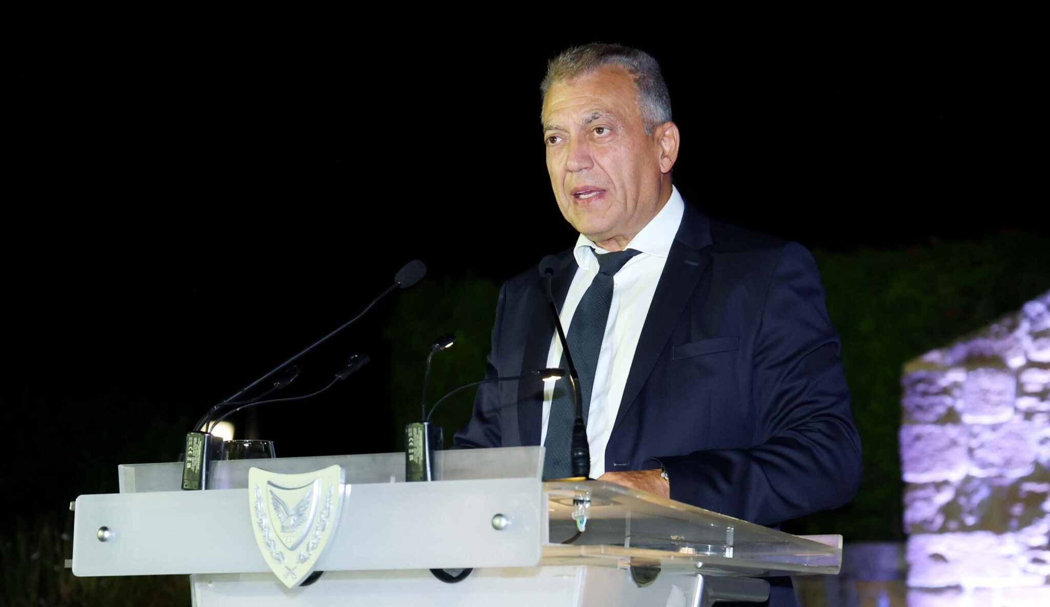 Aris attacks Vroutsis: “Your hypocrisy is overflowing; you yourself are ‘shooting down’ soccer—Reverse your decision.”