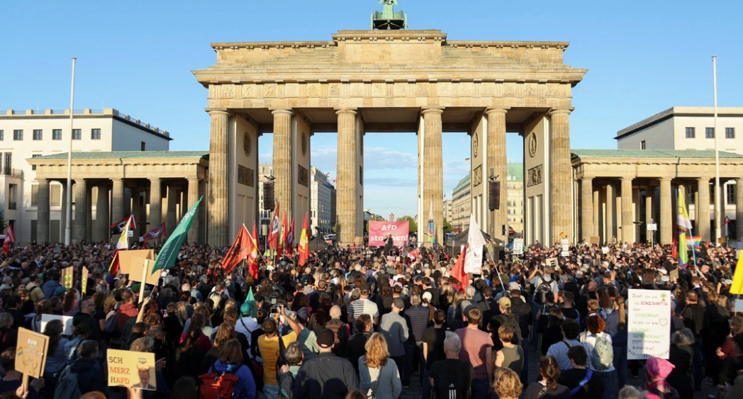 VIDEO: Germans Take to the Streets After the Far-Right AfD’s Election Victory; Mass Protests and Clashes with Police