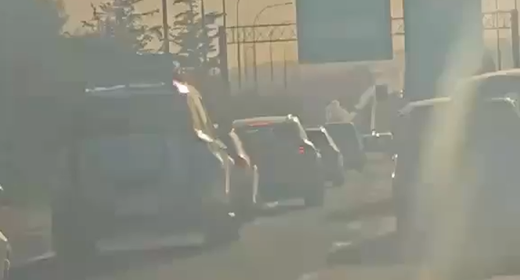 VIDEO: Car engulfed in flames, traffic backed up near the Agia Fyla roundabout