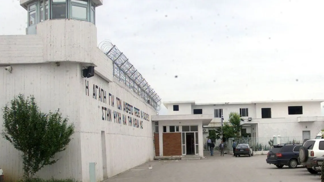 A 67-year-old man went to visit a prisoner at the Diavata Prison and was hiding marijuana in… the drawstring of his tracksuit