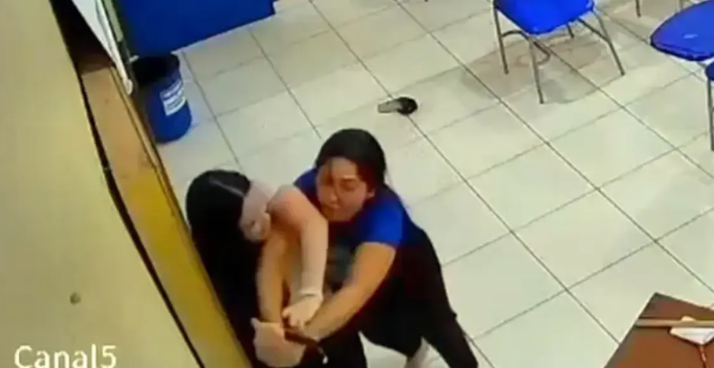 Shock in Brazil: A student attacked her teacher with a knife in the classroom because she didn’t like her grade (VIDEO)