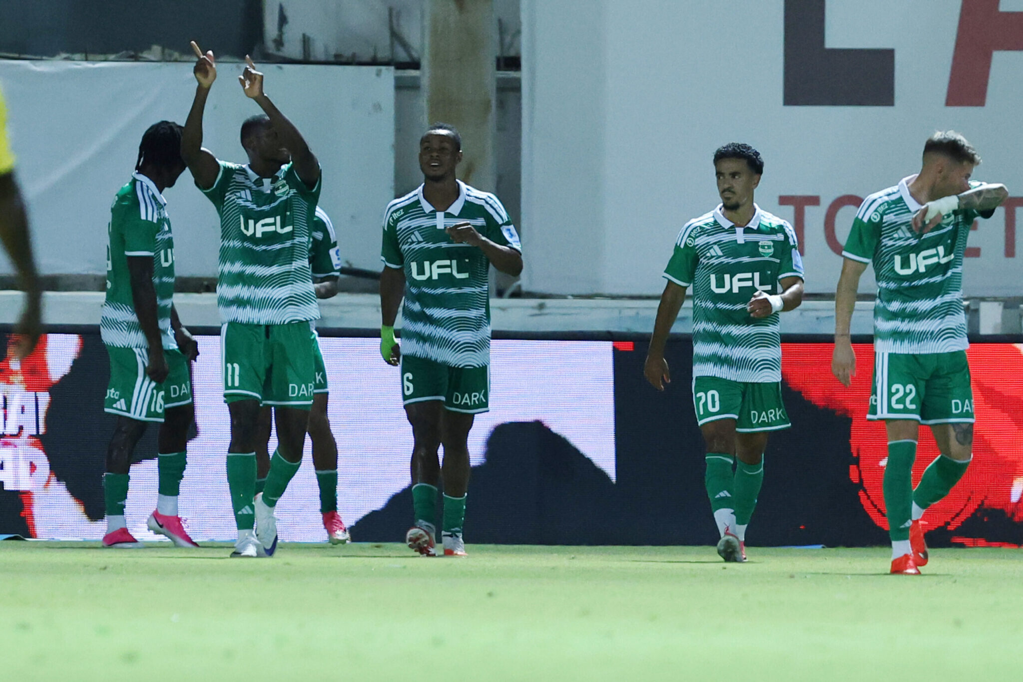 Aris-Karmiotissa: Let the Limassol team… score their three-pointers before the break