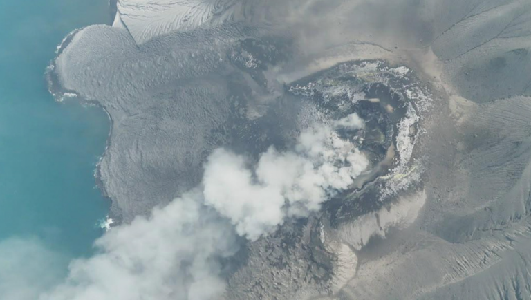 Indonesia: Jakarta’s main airport remains closed due to the volcanic eruption