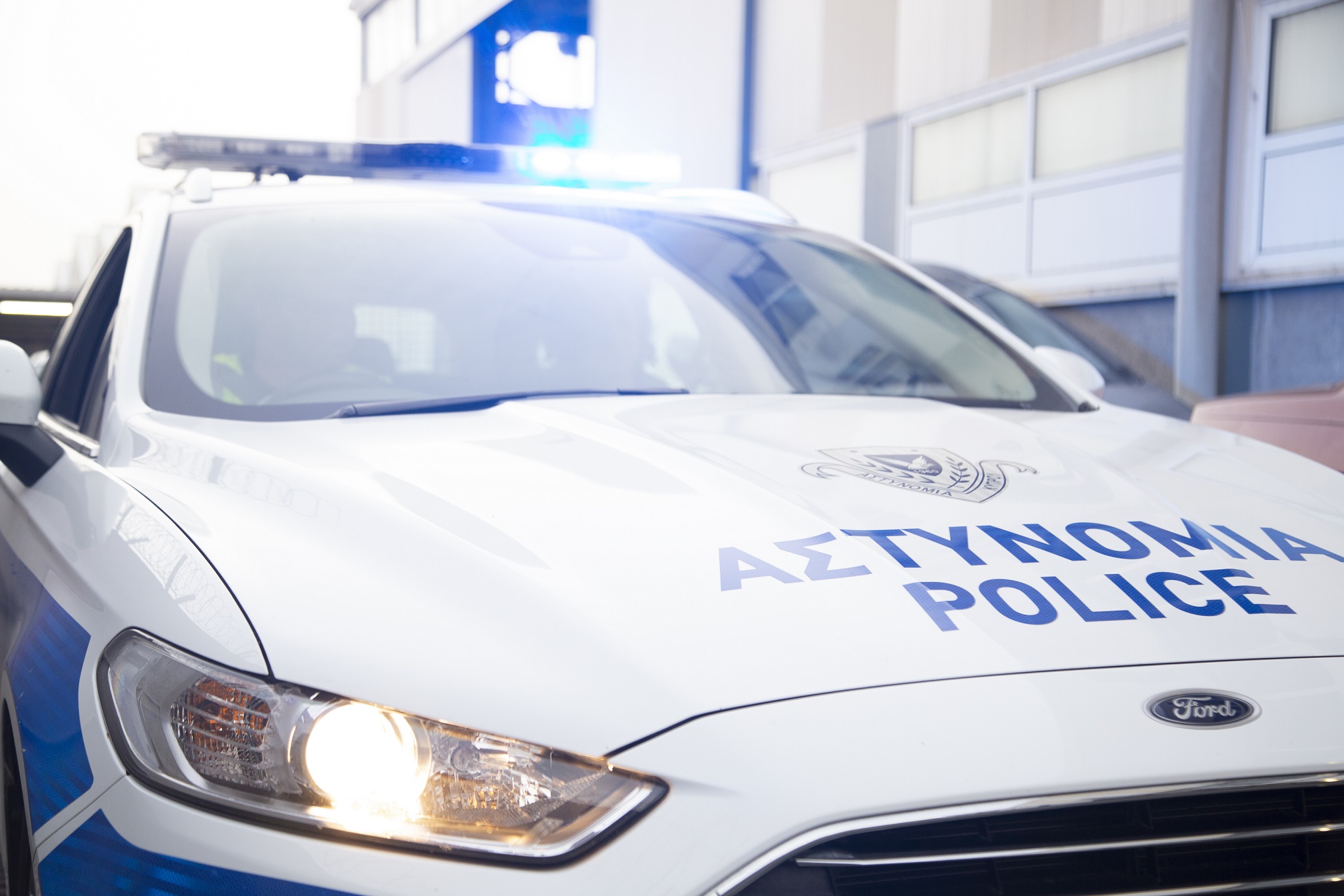 Wild chase after a fugitive in Limassol: He rammed a patrol car and dragged a police officer; shots were fired