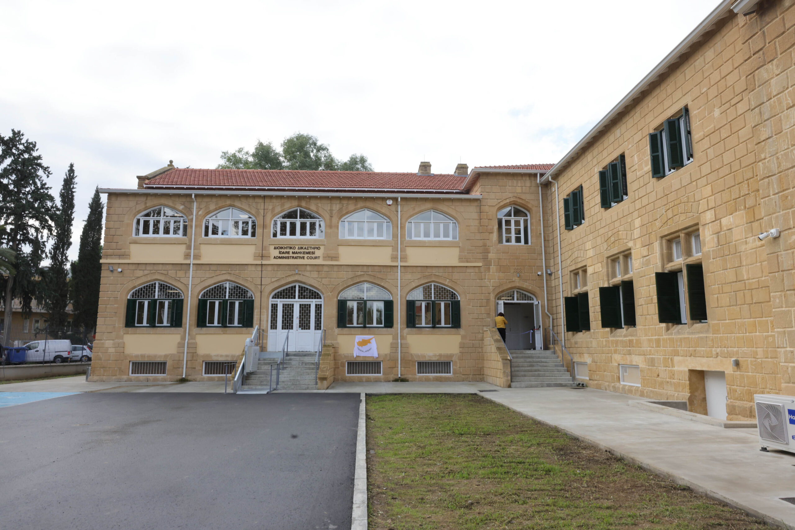 A car, €94,000, and destroyed documents: Case sent back to the Administrative Court following an appellate court ruling