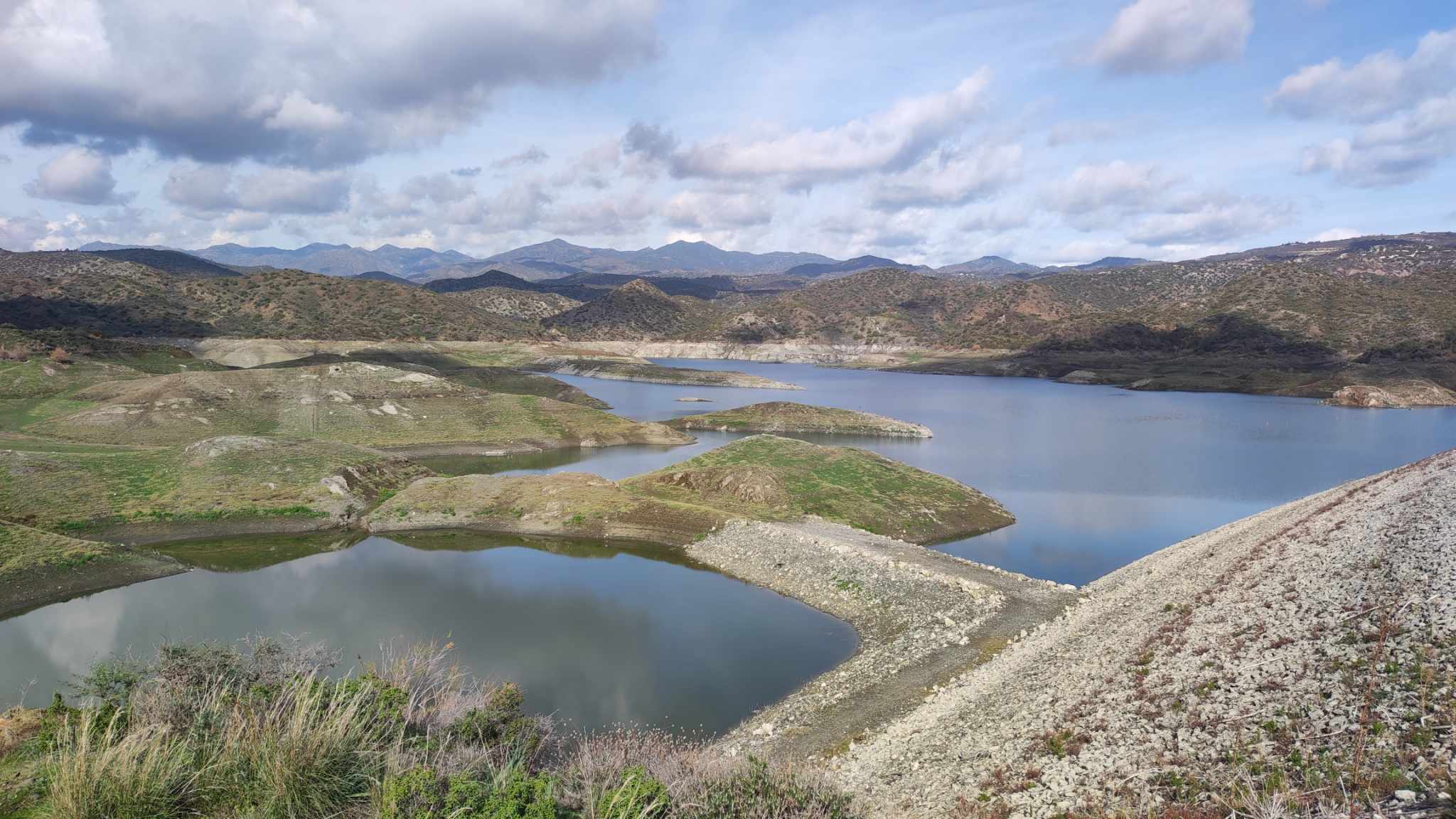The rains brought “relief” rather than complacency: What is the situation with the water shortage, and how full are the reservoirs?