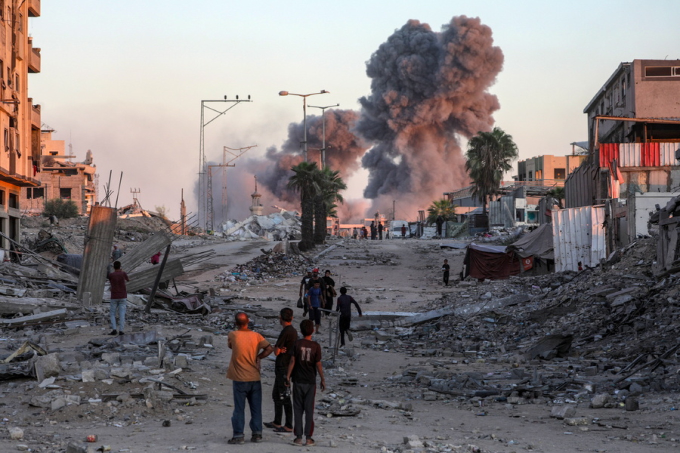 New bloodshed in Gaza: 3 dead from Israeli strikes