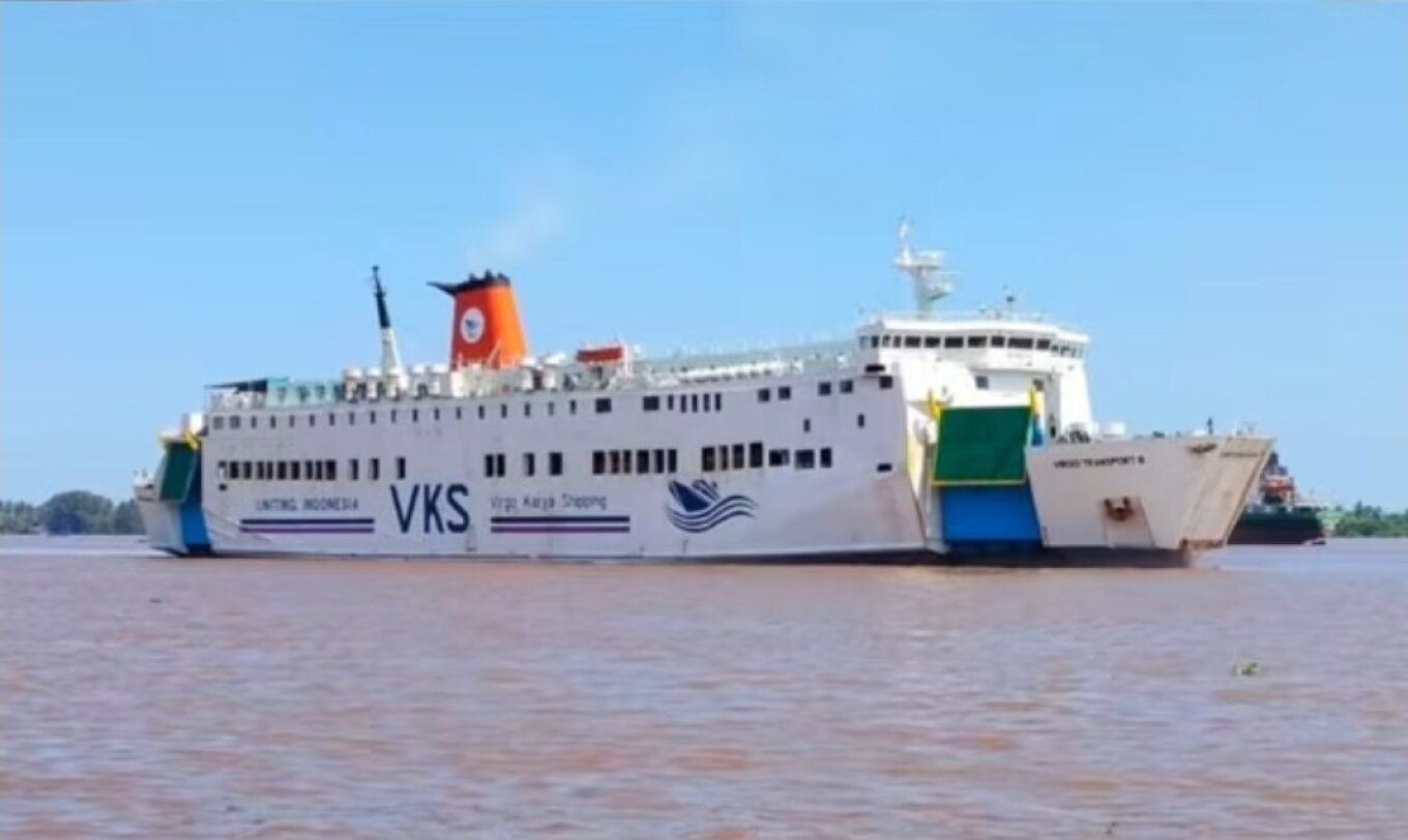 Passenger Ship Missing in Indonesia: One Dead, 140 Missing
