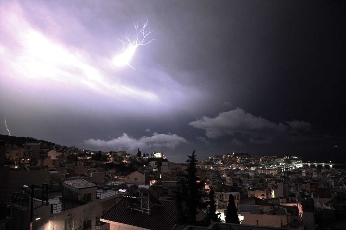 In the grip of bad weather: Yellow alert for severe storms—when does it take effect?