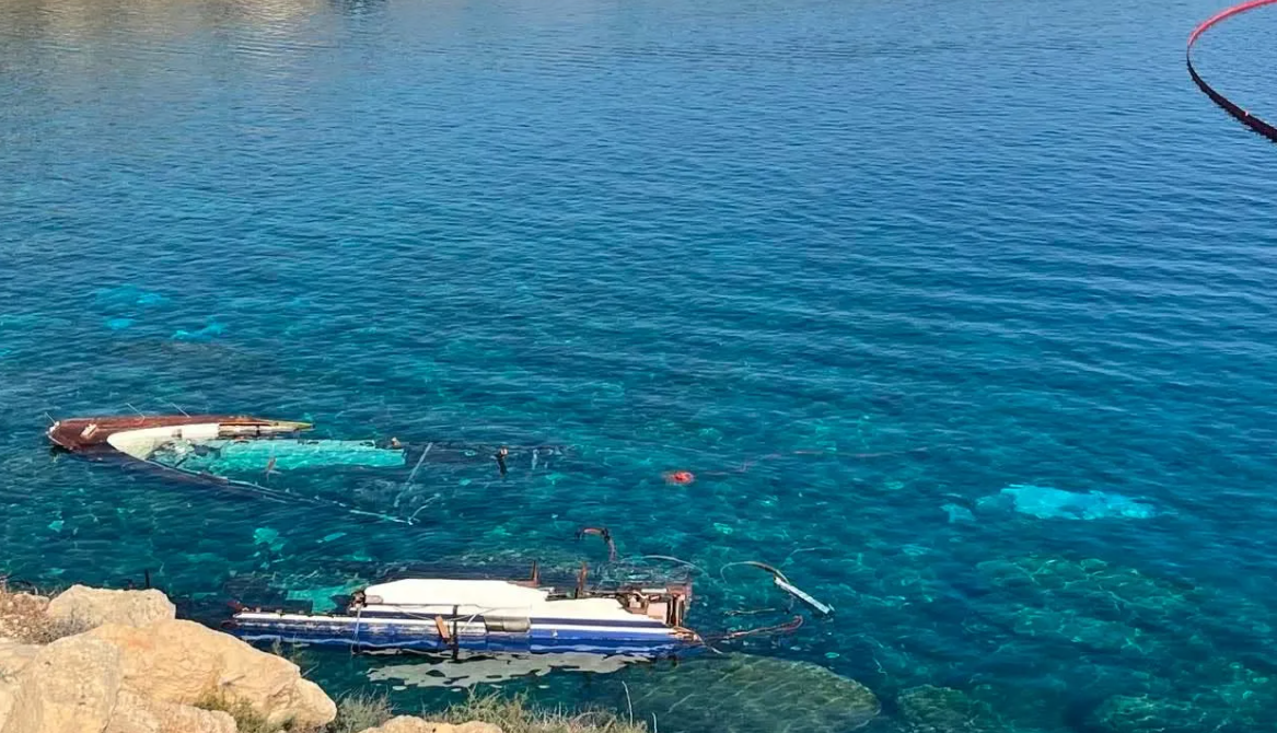 Seven days to remove the shipwreck debris at Cape Greco; daily inspections for potential pollution