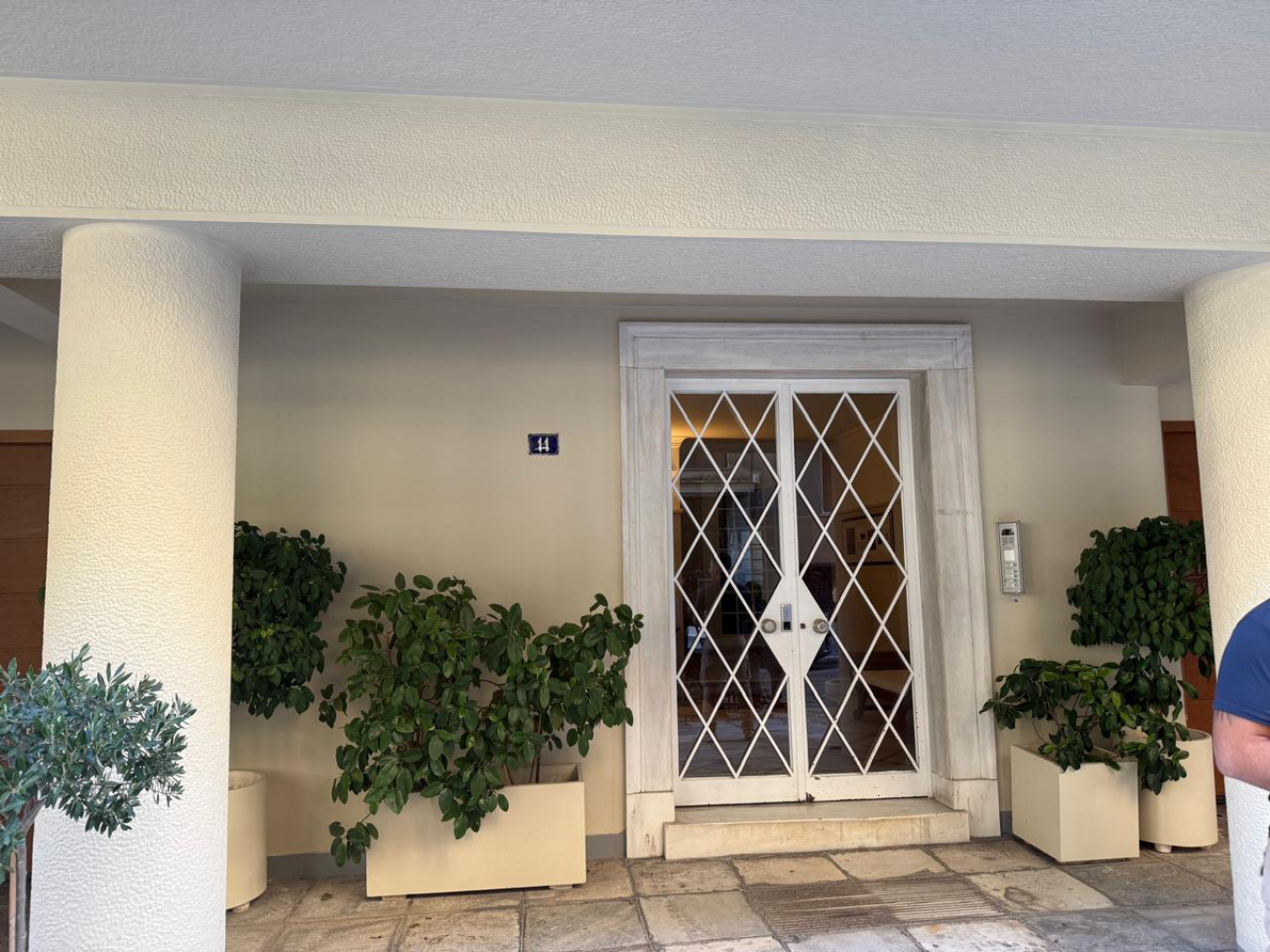Mazonakis Case: “We didn’t hide the machine during inspections; we deleted the appointments at the end of each day,” says the secretary of the Kolonaki clinic