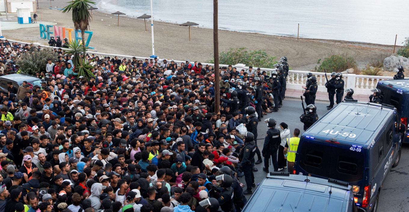 Theuta is once again a boiling cauldron; thousands of migrants have flooded the streets (VIDEO)