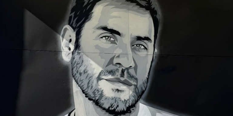 Giorgos Mazonakis: Graffiti Appears in Thessaloniki – The Striking Mural in His Memory