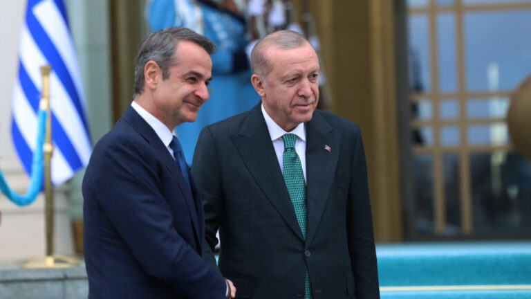 Mitsotakis in Turkey: Meaningful dialogue cannot coexist with unilateral actions