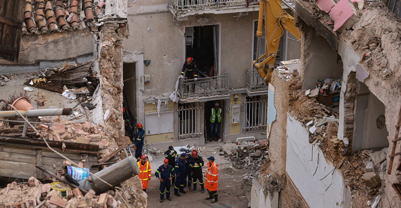 Death toll in Plaka rises to four: Two more bodies found in the collapsed building
