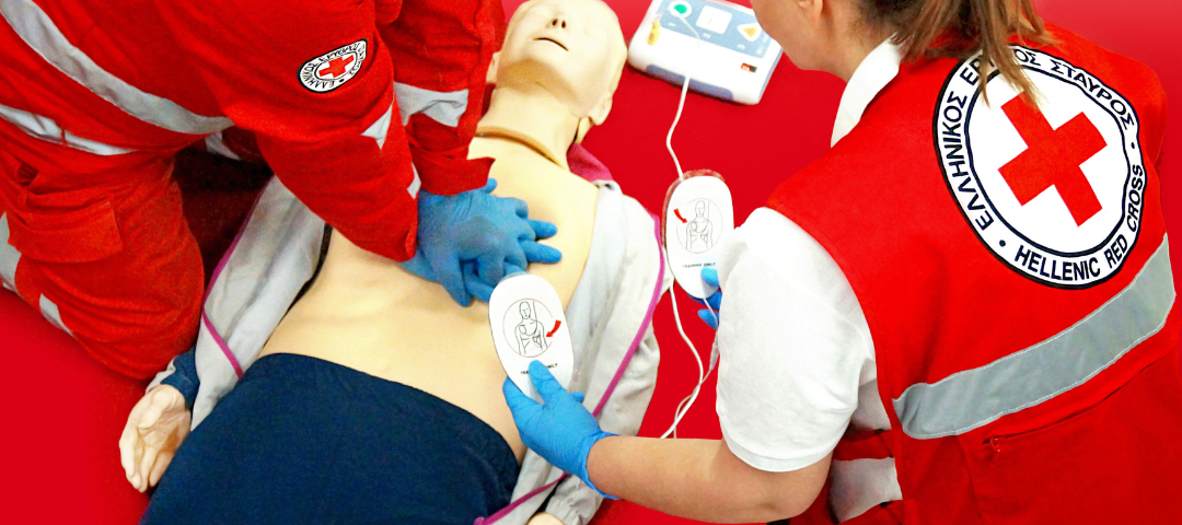 First Aid: Christos Antoniadis shows us step by step how to administer first aid in an emergency (VIDEO)