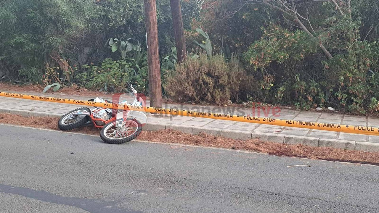 PHOTO: Mourning in Paphos for 16-year-old Giorgos Hatzioannou; here is the motorcycle involved in the fatal accident