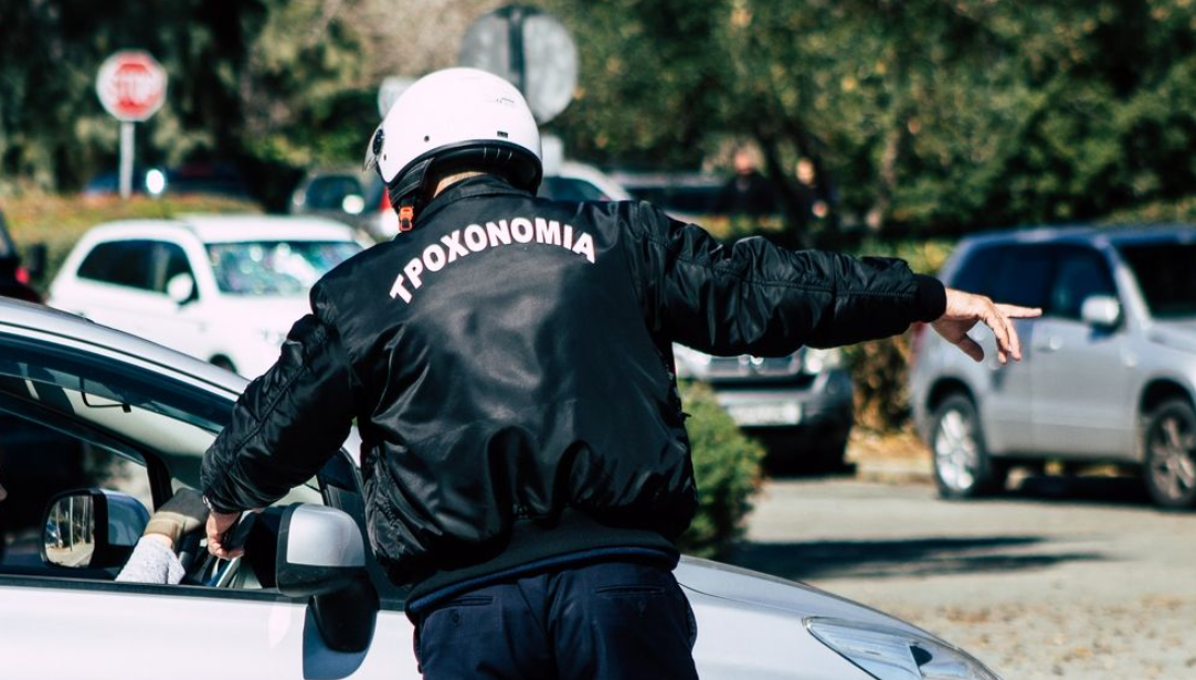 Uproar in Chrysokhou: Traffic officer resigns, citing bullying and unequal treatment