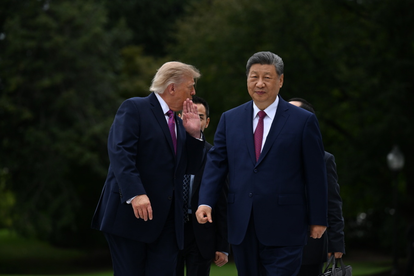 Trump’s Proposal to Xi on Purchasing U.S. Weapons: What the U.S. Ambassador to China Revealed