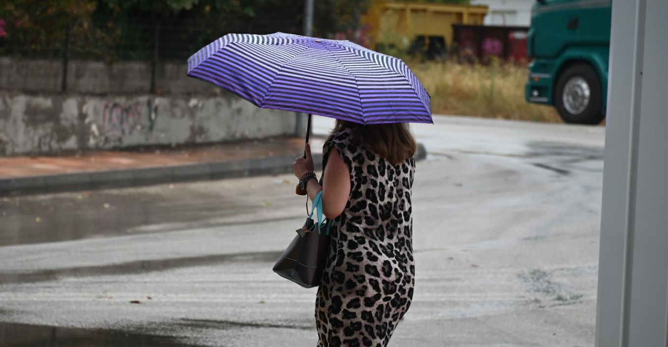 And dust on the “menu”—when and where will the rain come?